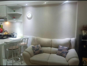 Apartemen Cantik Minimalis 2BR dan Kolam Renang
